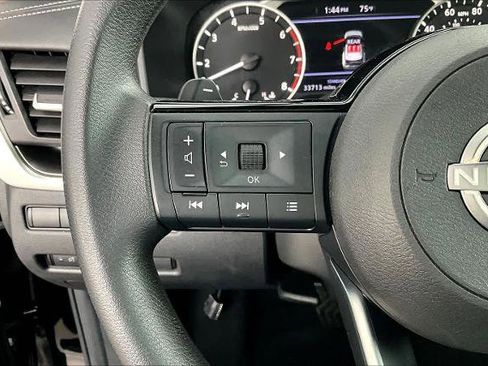 Certified 2023 Nissan Rogue SV image 23