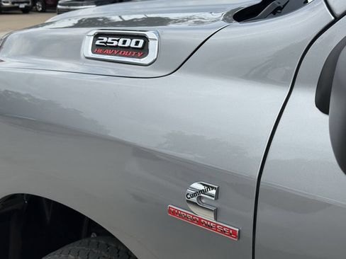 Used 2024 RAM 2500 Laramie w/ Safety Group AWD/4WD image 9