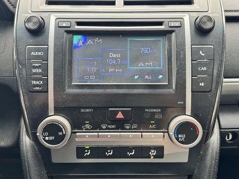 Used 2012 Toyota Camry SE image 8