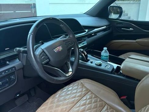 Used 2022 Cadillac Escalade Sport w/ Touring Package AWD/4WD image 4