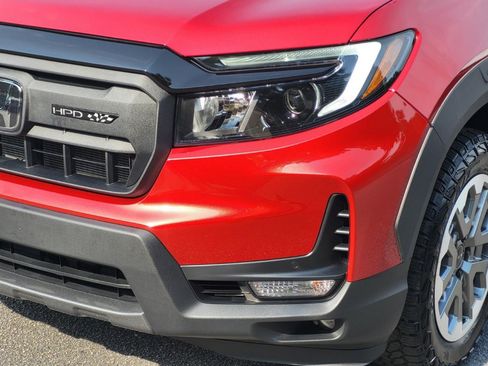 Certified 2025 Honda Passport TrailSport image 8