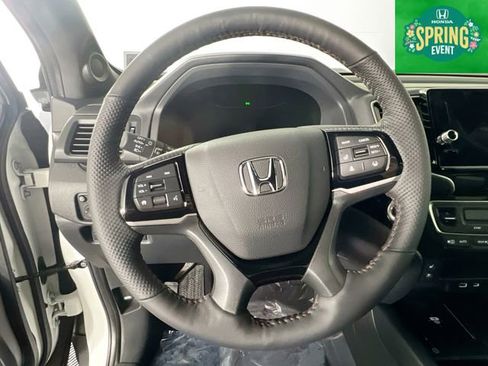 New 2026 Honda Ridgeline Black Edition image 10