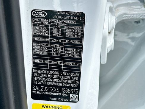 Used 2025 Land Rover Range Rover Evoque S image 31