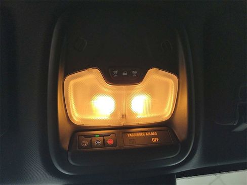 New 2024 Chevrolet Colorado LT w/ LT Convenience Package III image 35