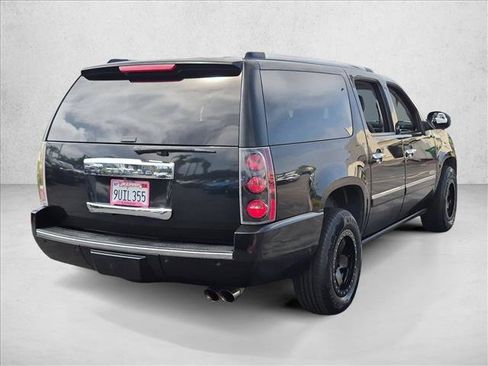 Used 2011 GMC Yukon XL Denali AWD/4WD image 5