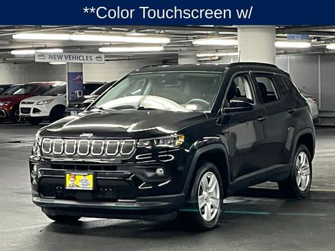 Used 2022 Jeep Compass Latitude AWD/4WD image 4