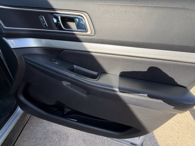 Used 2016 Ford Explorer XLT FWD image 45