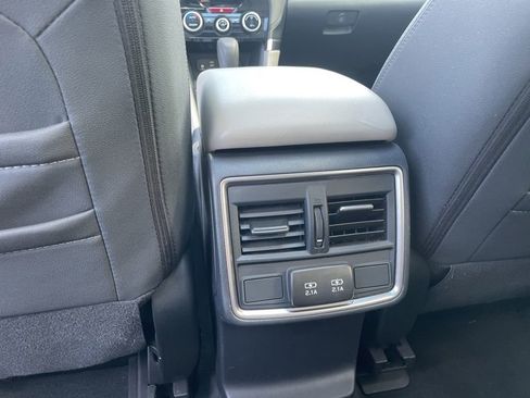 Used 2024 Subaru Forester Premium image 29