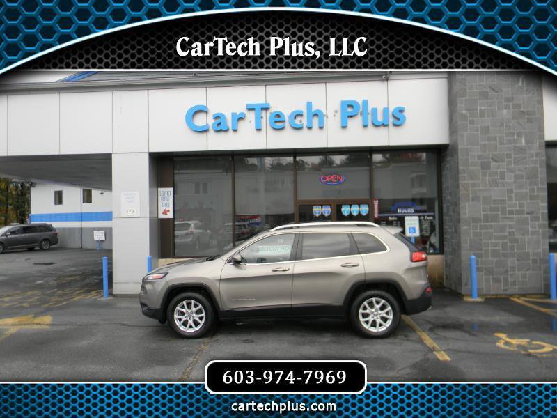 Used 2017 Jeep Cherokee Latitude w/ Comfort/Convenience Group AWD/4WD image 1