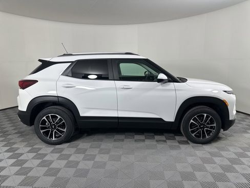 New 2026 Chevrolet TrailBlazer LT w/ Convenience Package image 2