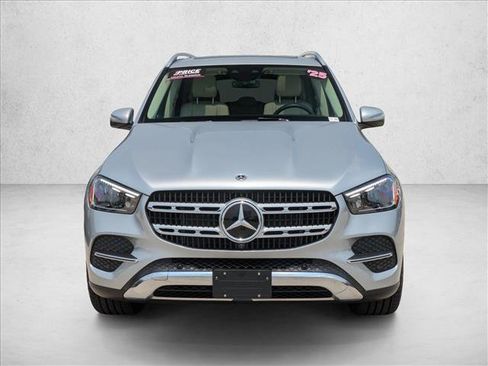 Used 2025 Mercedes-Benz GLE 450e 4MATIC image 2