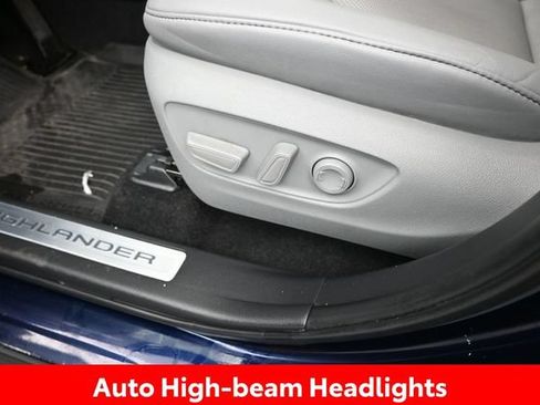 Certified 2024 Toyota Highlander Limited AWD/4WD image 14