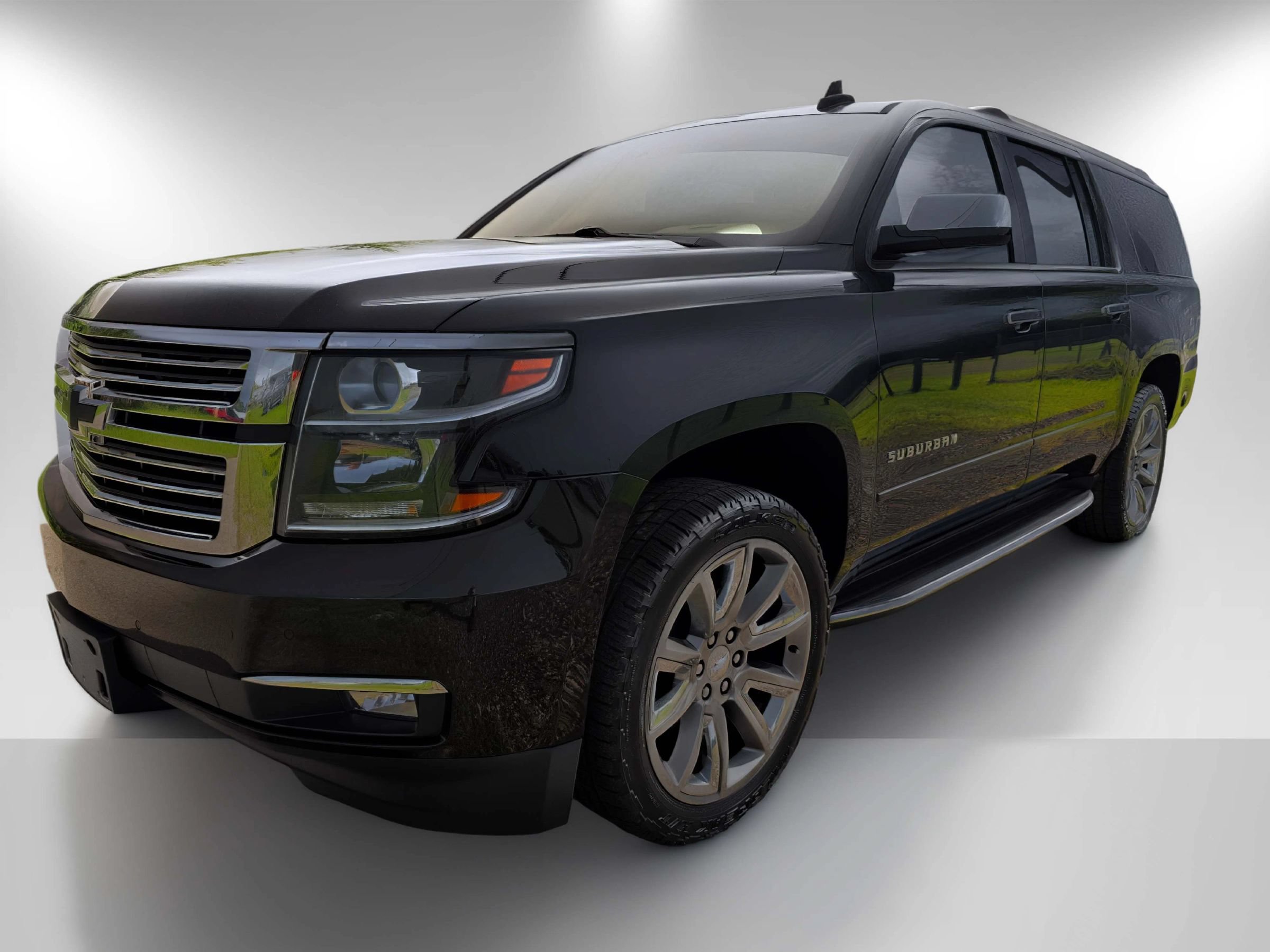 Used 2018 Chevrolet Suburban Premier RWD image 1