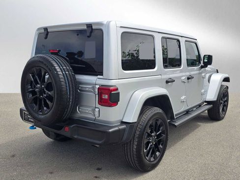 Used 2024 Jeep Wrangler Unlimited Sahara AWD/4WD image 3