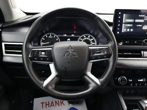 Used 2025 Mitsubishi Outlander SE AWD/4WD image 20
