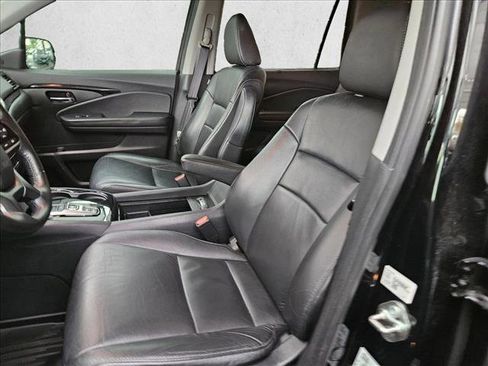 Used 2020 Honda Pilot Touring image 17