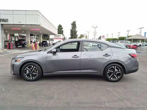 Used 2024 Nissan Sentra SV FWD image 4