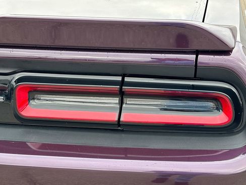 Used 2022 Dodge Challenger R/T image 32