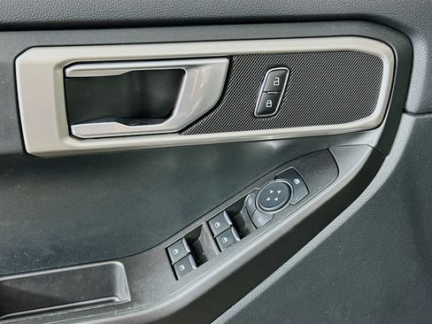 Used 2023 Ford Explorer 4WD image 15