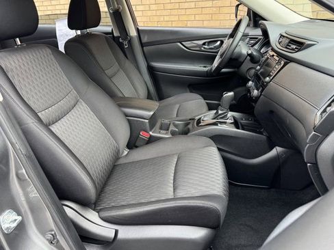 Used 2019 Nissan Rogue SV w/ Premium Package image 8