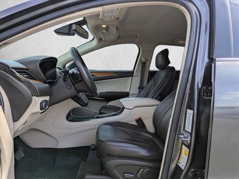 Used 2018 Lincoln MKC Select w/ Select Plus Package image 9