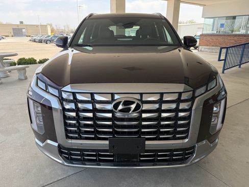 Used 2024 Hyundai Palisade Calligraphy image 2