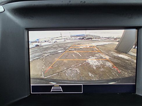 Used 2024 GMC Terrain SLE w/ Driver Convenience Package image 28