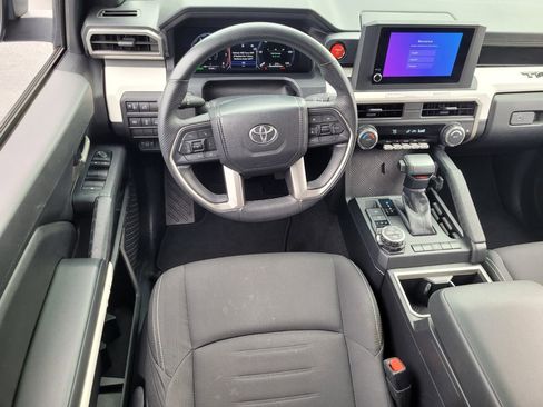 Used 2024 Toyota Tacoma TRD Off-Road image 6