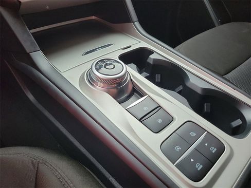 Used 2023 Ford Explorer XLT image 31