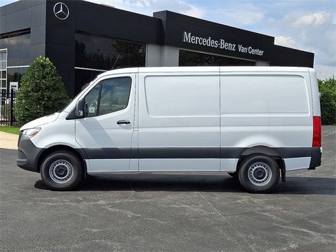 Used 2025 Mercedes-Benz Sprinter 2500 image 8