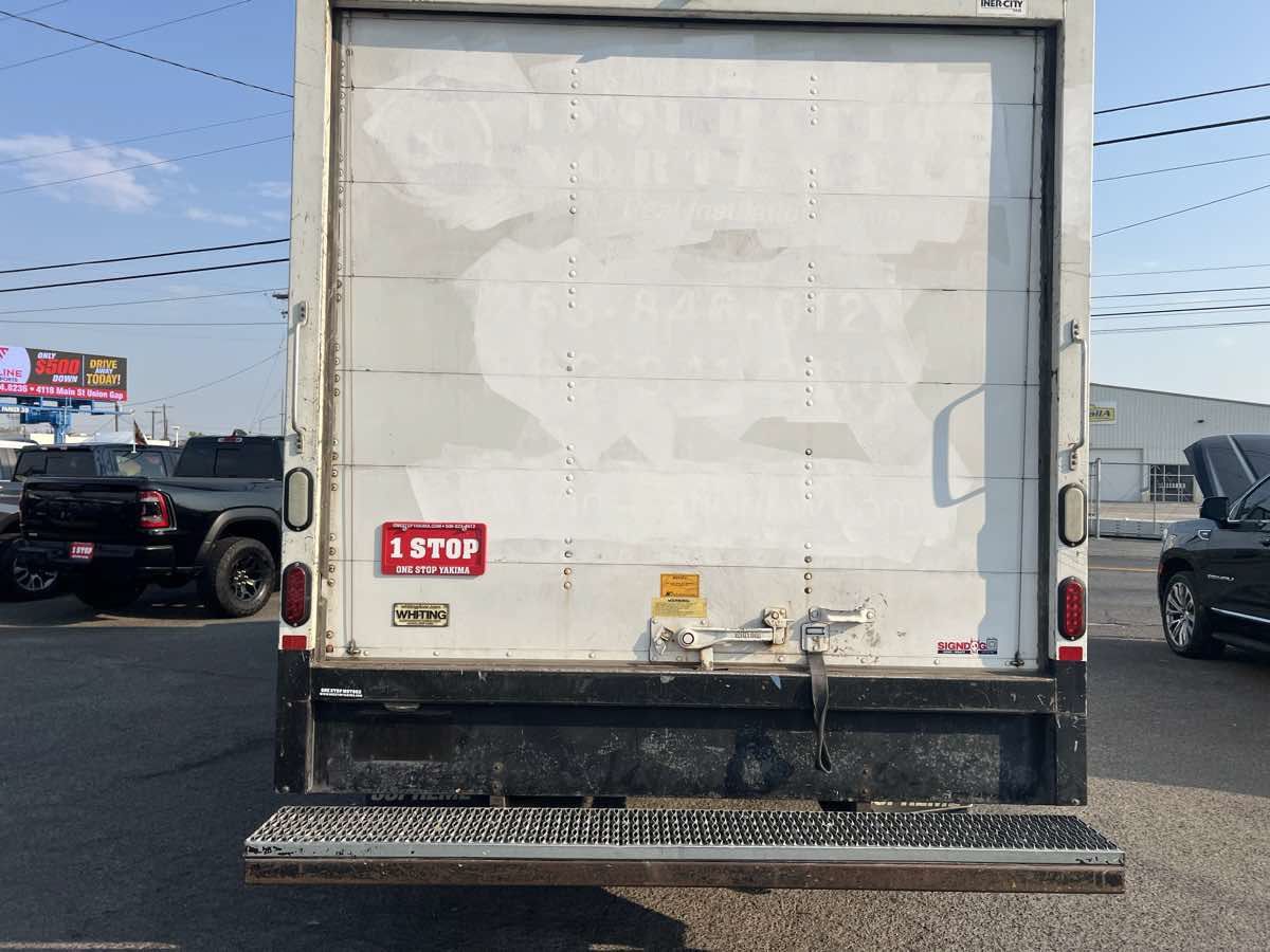 Used 2016 Chevrolet Express 3500 Extended RWD image 6