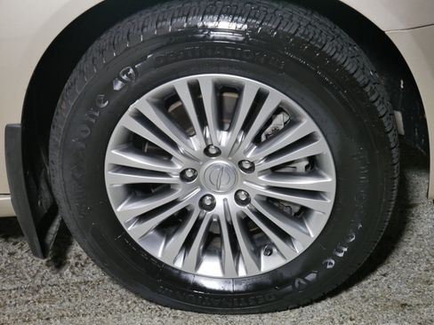 Used 2013 Chrysler Town & Country Touring-L w/ Driver Convenience Group FWD image 15