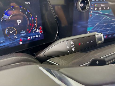 New 2025 Chevrolet Suburban Premier image 17