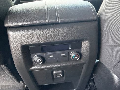 Used 2023 Chevrolet Traverse LT w/ LPO, Floor Liner Package AWD/4WD image 18