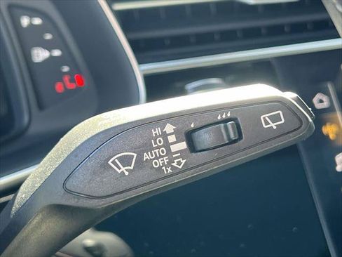 Used 2022 Audi Q8 Prestige AWD/4WD image 25