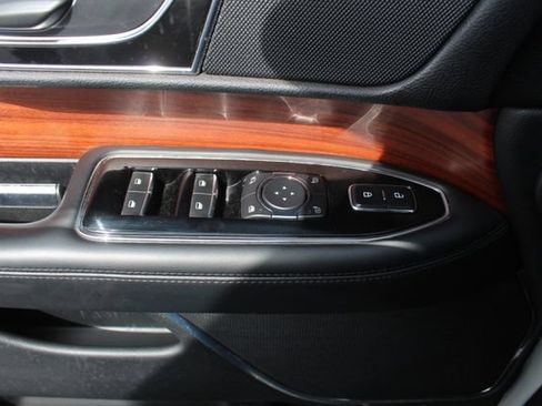 Used 2020 Lincoln Navigator 2WD image 41