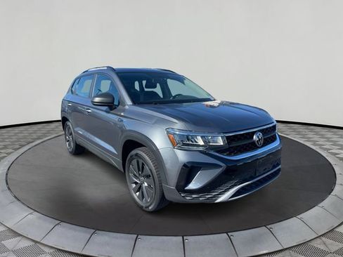 Used 2022 Volkswagen Taos S image 1