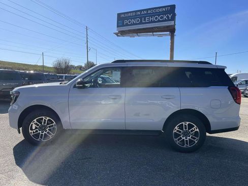 New 2026 Ford Expedition Active RWD image 6