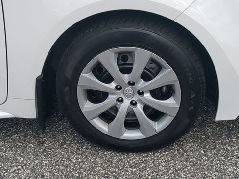 Certified 2025 Toyota Corolla LE image 11