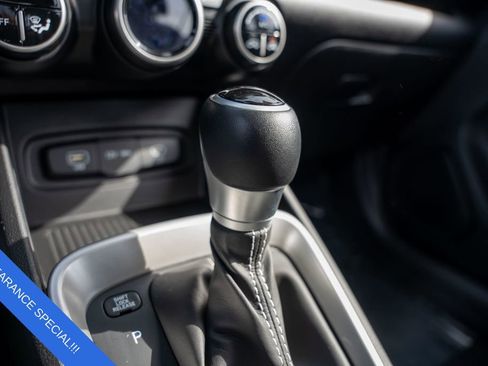 Certified 2023 Hyundai Venue SEL image 24