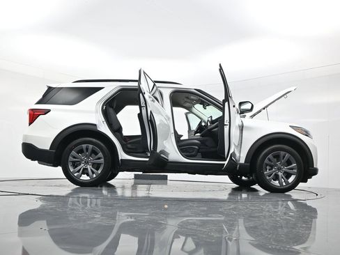 New 2026 Ford Explorer Active w/ Active Comfort Package image 58