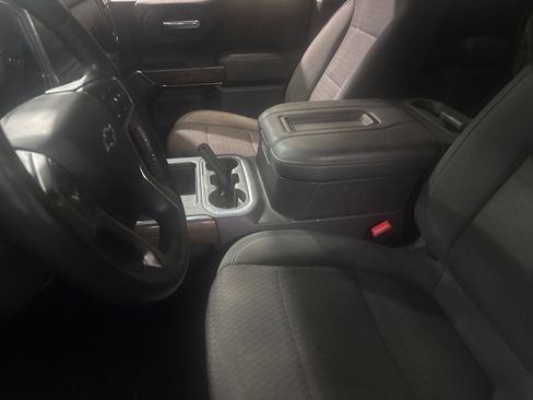 Used 2021 Chevrolet Silverado 1500 LT Trail Boss image 3