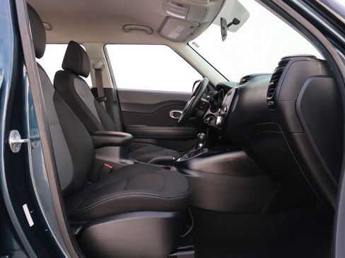 Used 2018 Kia Soul + image 26