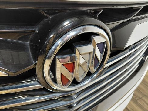 Used 2024 Buick Enclave Premium image 31