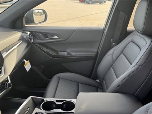 New 2026 Chevrolet Equinox LT w/ Convenience Package II image 21