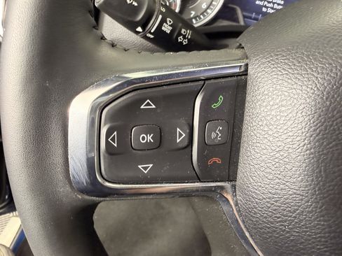 Used 2024 RAM 1500 Laramie AWD/4WD image 15