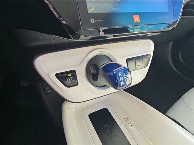 Used 2017 Toyota Prius Prime Advanced w/ Carpet Mat Package FWD image 12