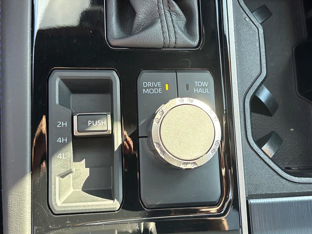 Used 2026 Toyota Sequoia Platinum AWD/4WD image 18