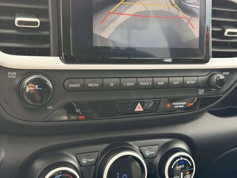 Certified 2023 Hyundai Venue Limited w/ Cargo Package FWD image 29