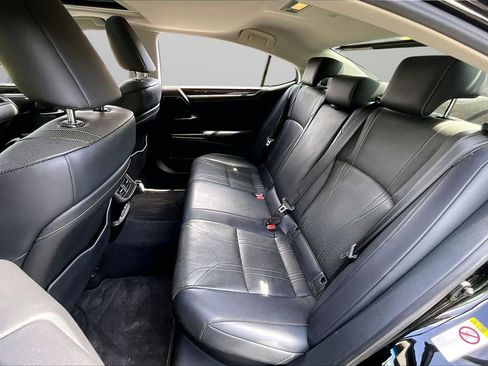 Used 2019 Lexus ES 300h w/ Accessory Package 2 FWD image 23